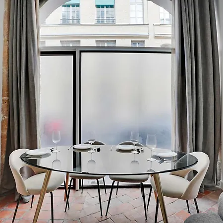 Magnifique Appt Avec 2 Salons- 1bd-6p - Notre-dame *